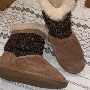 BearPaw Cozy Brown Knit Ankle Boots